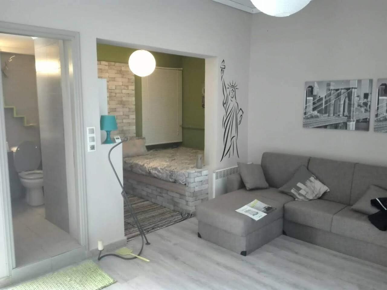 Ts-George'S Apartments By The Airport Markópoulon Buitenkant foto