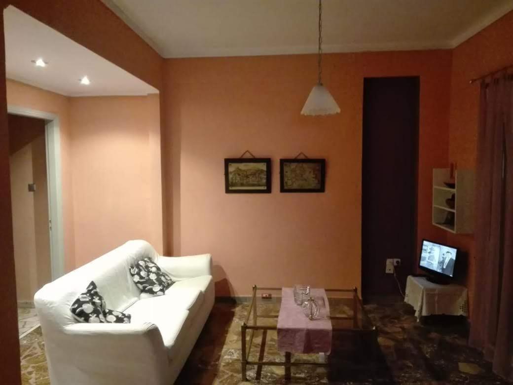 Ts-George'S Apartments By The Airport Markópoulon Buitenkant foto
